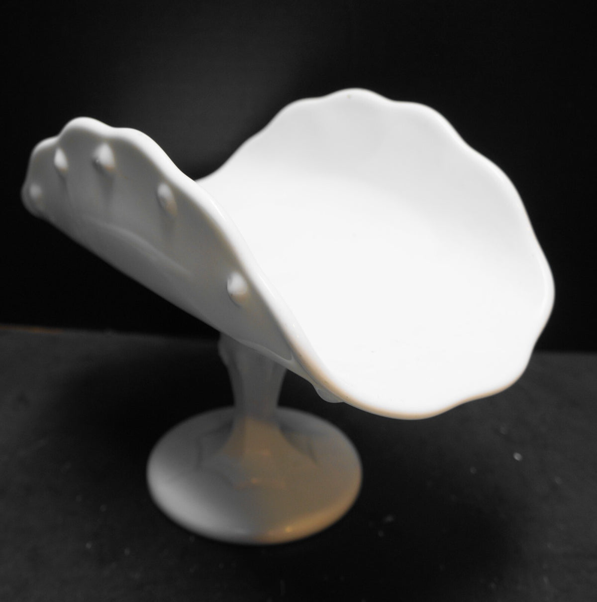 Indiana Glass Teardrop White Milk Glass Banana Stand