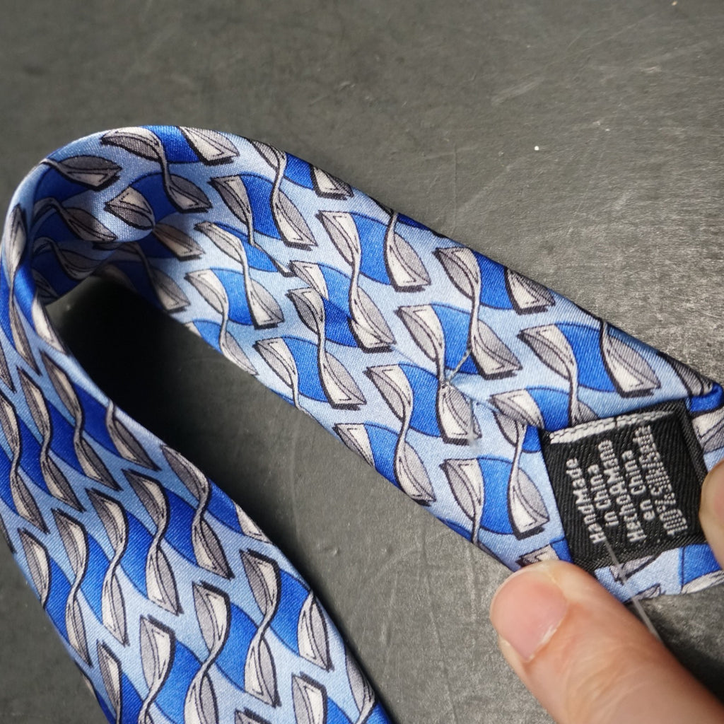 Dockers Blue Gray Wave Ellipse Pattern Skinny Narrow Silk Tie 2000s Vintage