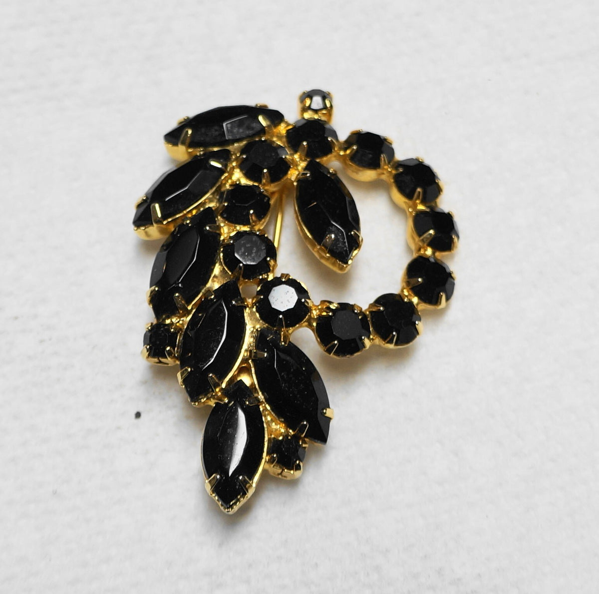 Black Glass Rhinestone Prong Set Gold Tone Pin