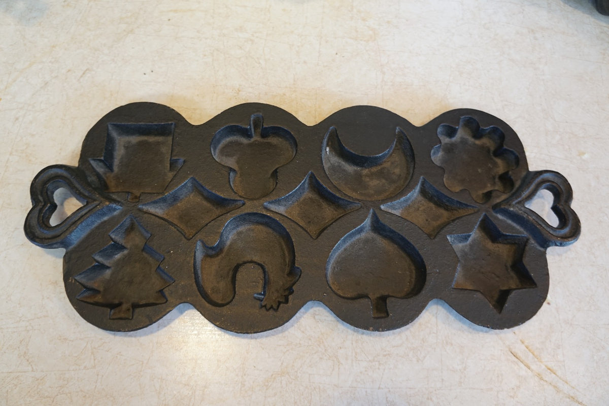 Vintage Cast Iron Novelty Shapes Cookie Corn Bread Pan Tree Club Star Moon