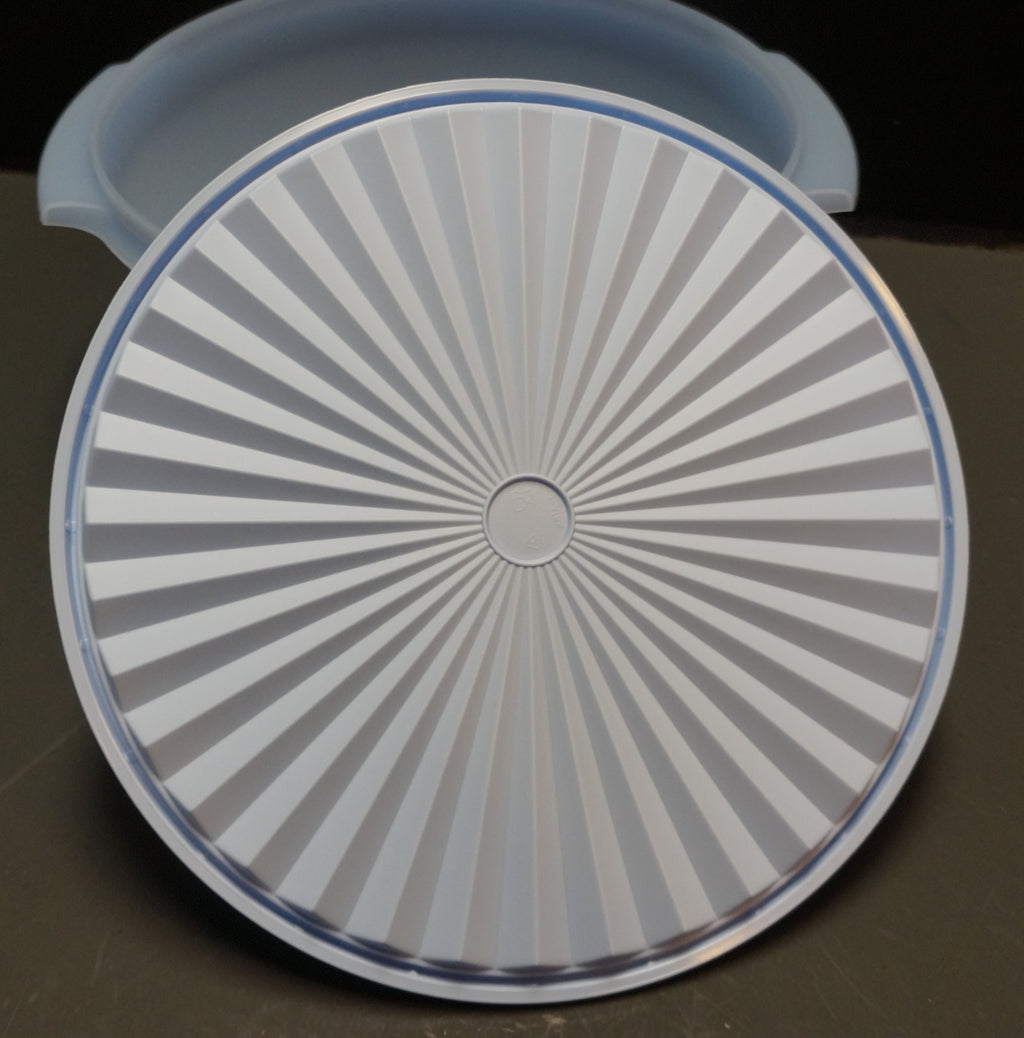 Tupperware Servalier Ice Blue Bowl 4.1L 17 1/4 Cup