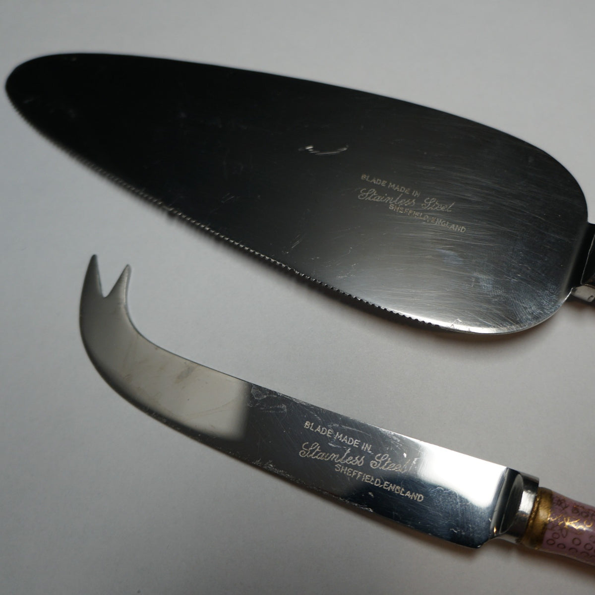 A&E Lewis Germany Porcelain Handle Hand Painted Cake Cheese Knife Sheffield