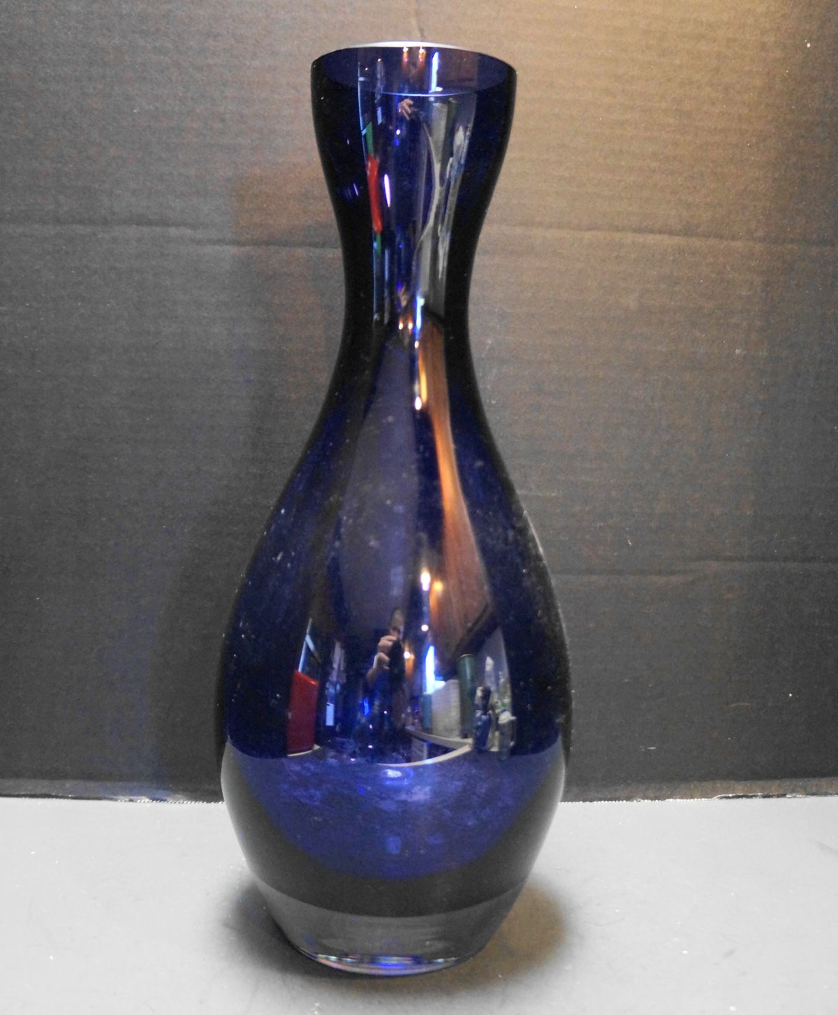 Crate and Barrel Diva Poland Art Glass Amethyst Deep Purple Vase
