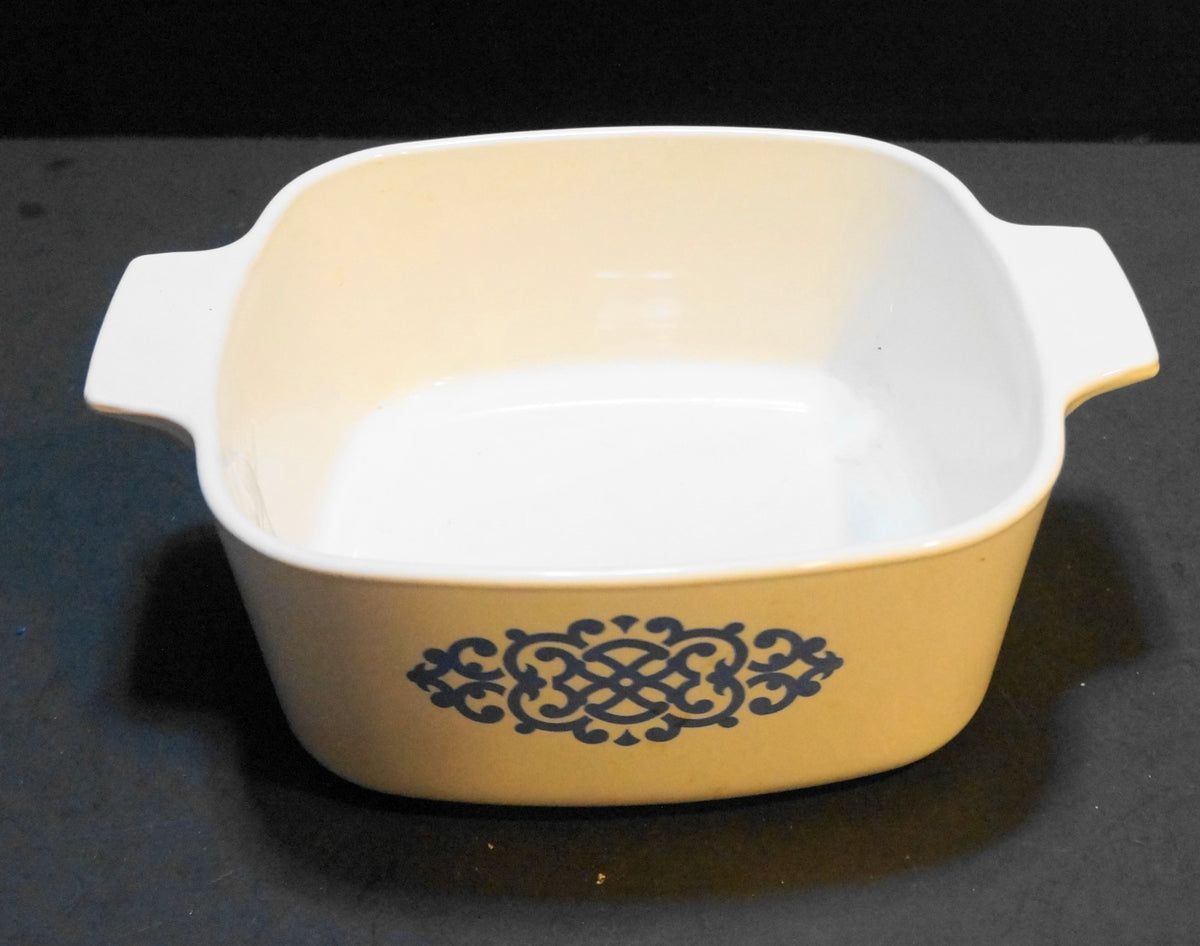 Corning Ware Shell Oil Medallion Blue 1 1/2 QT A-1 1/2-B Casserole No Lid