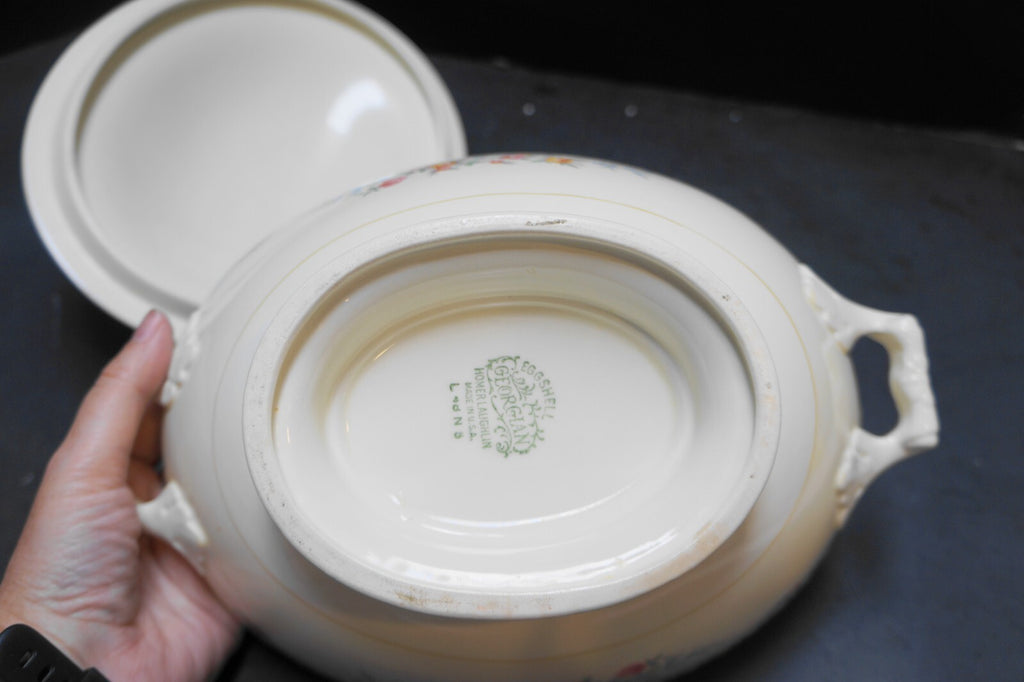 Homer Laughlin Cashmere Eggshell Georgian Oval Covered Vegetable