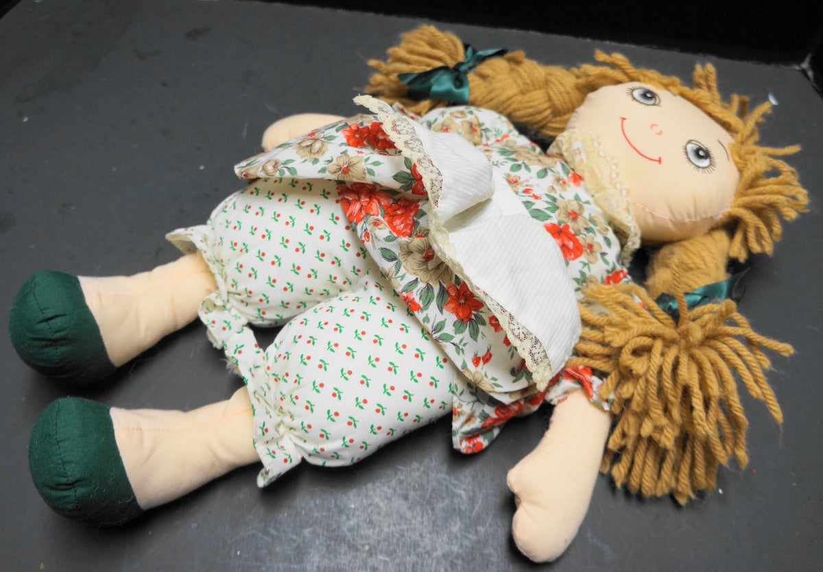 Commonwealth Soft Rag Doll Yarn Hair 16" 1989