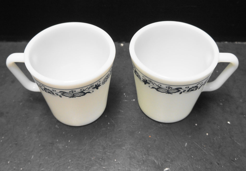 Pyrex Corning Old Town Blue Onion Mugs Pair