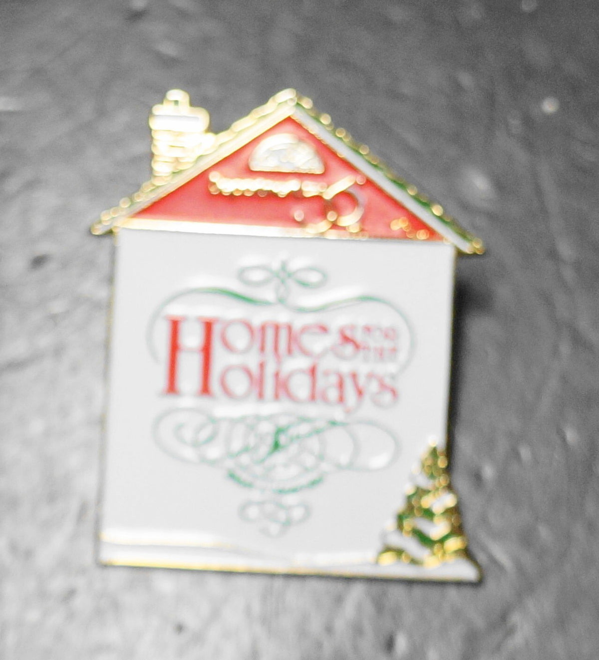 Vintage 1995 HOME FOR THE HOLIDAYS DEPARTMENT 56 LOGO GOLD TONE ENAMEL PIN