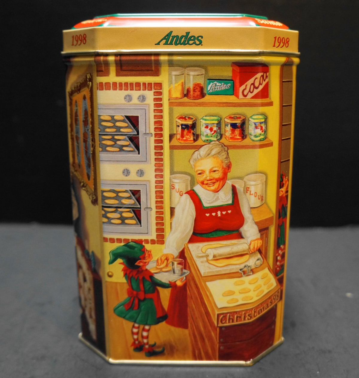 Andes Mints 1998 Christmas Tin Santa Claus is Coming To Town