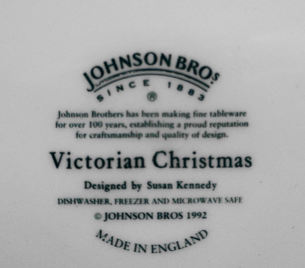 Johnson Brothers Victorian Christmas Dinner Plate 1992