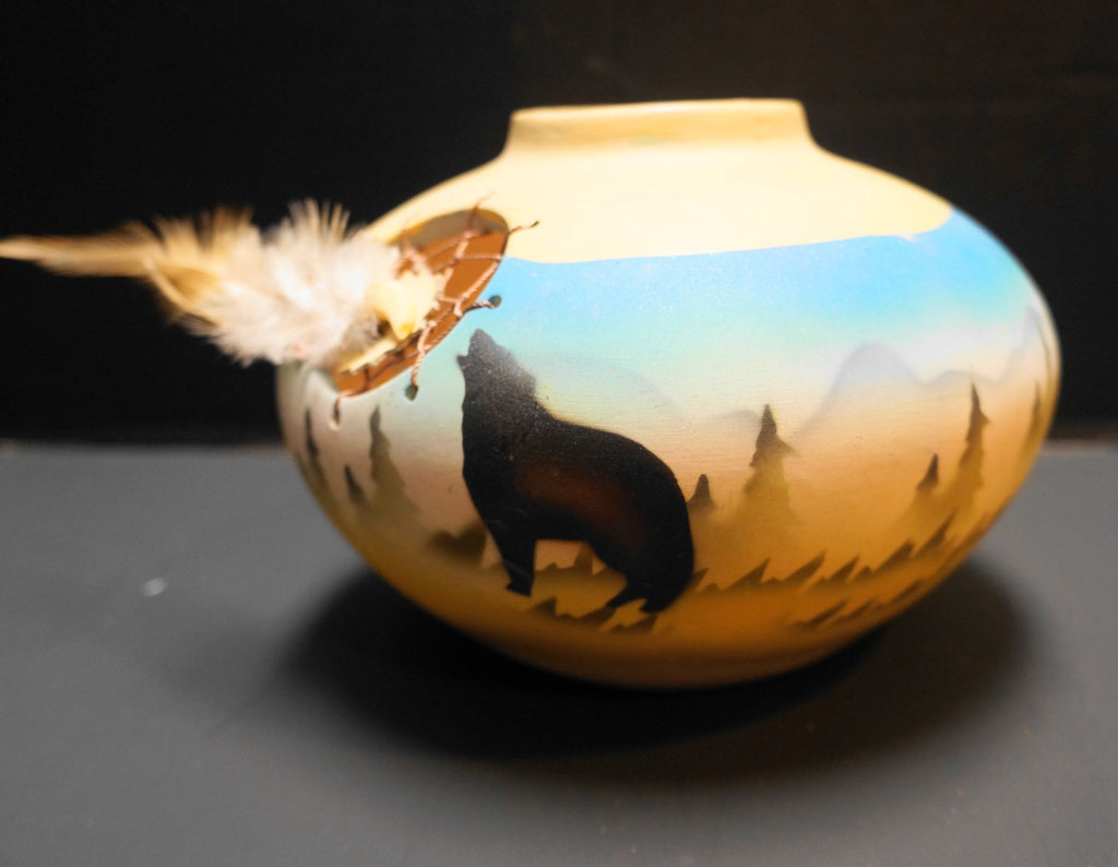 Southwestern Native American Squat Vase Airbrush Paint Wolf Bird Dreamcatcher