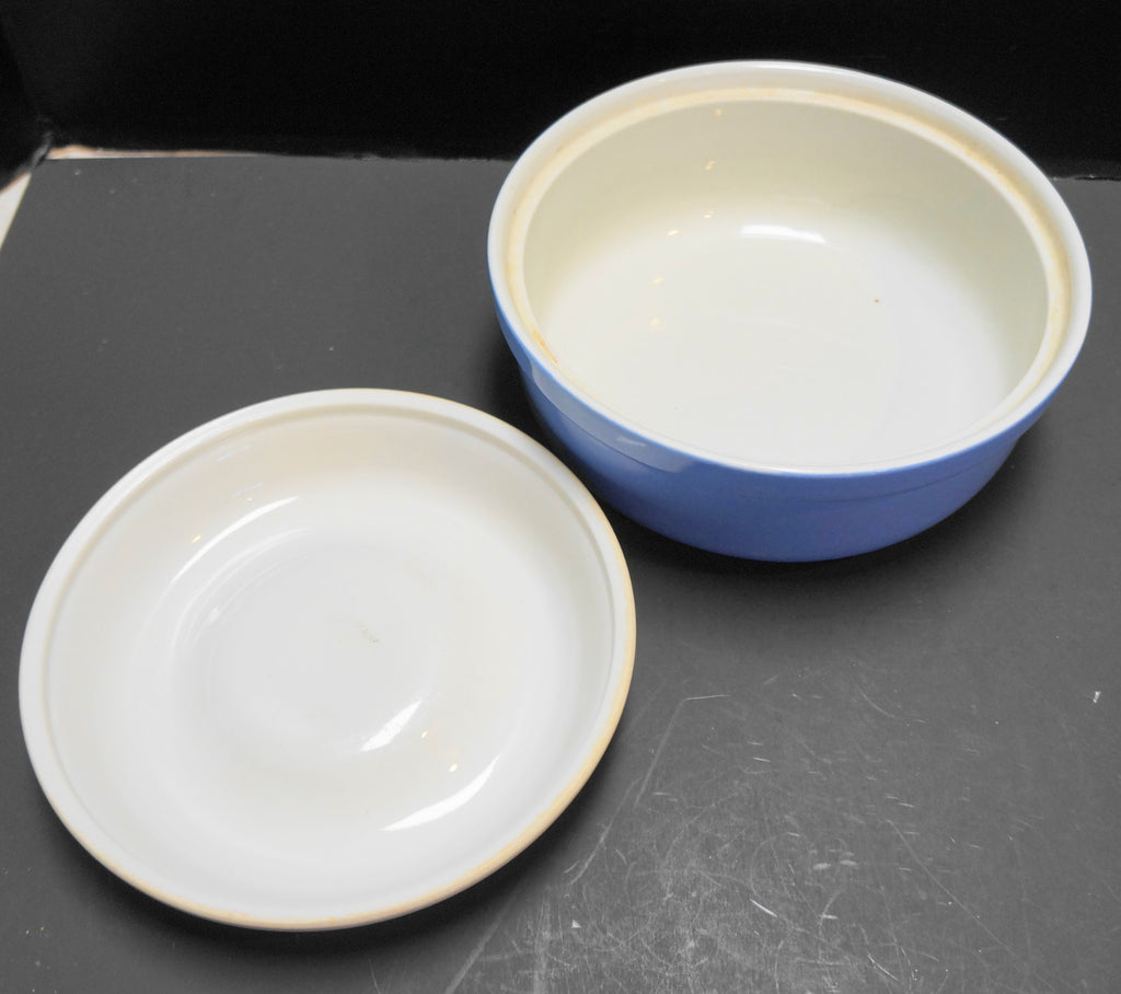 Hall Superior Quality Kitchenware Unsigned Blue White 2 Qt Covered Casserole 1940s