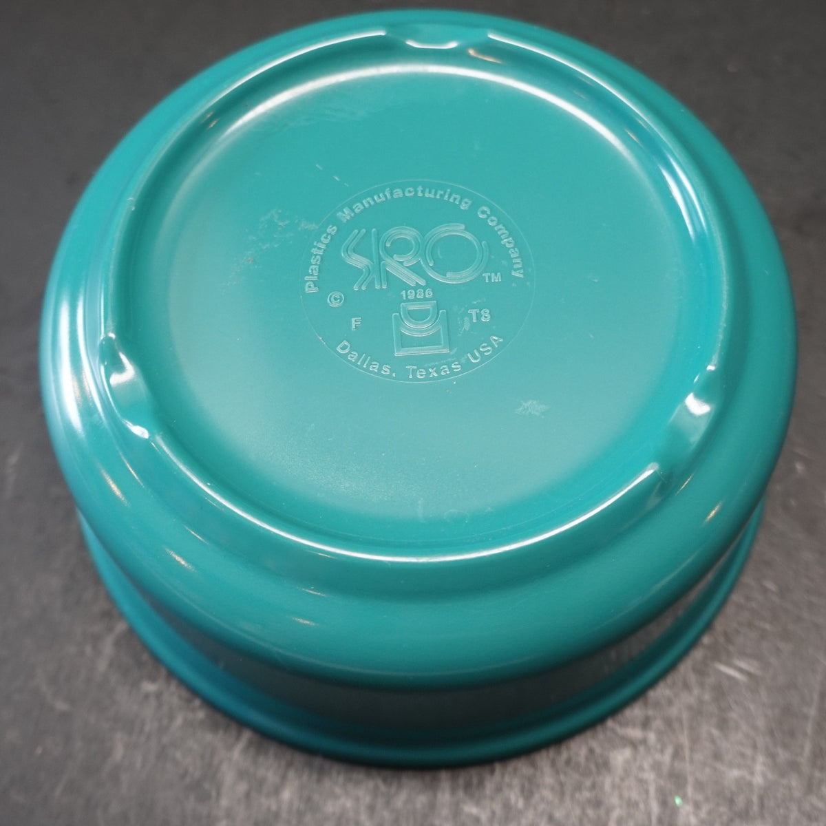 SRO Dallas Texas Plastics Manufacturing Co Green Cereal Soup Bowl 5 3/8 IN