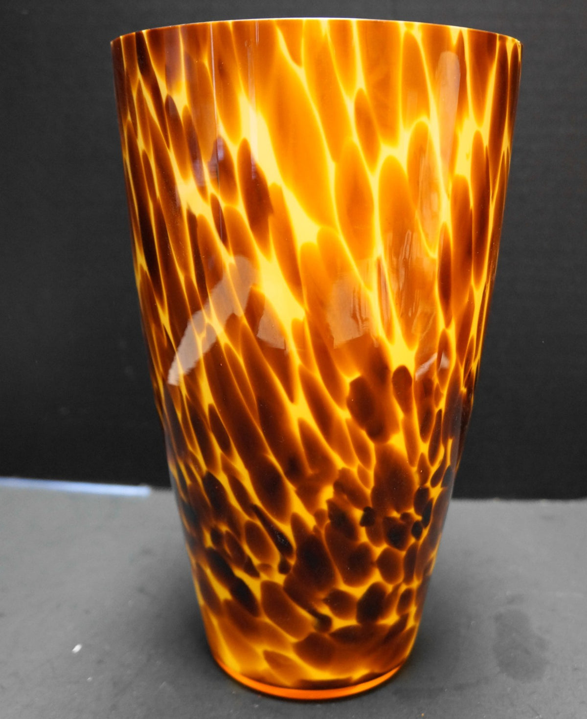Two's Company Tortoise Blown Art Glass 10 IN Vase