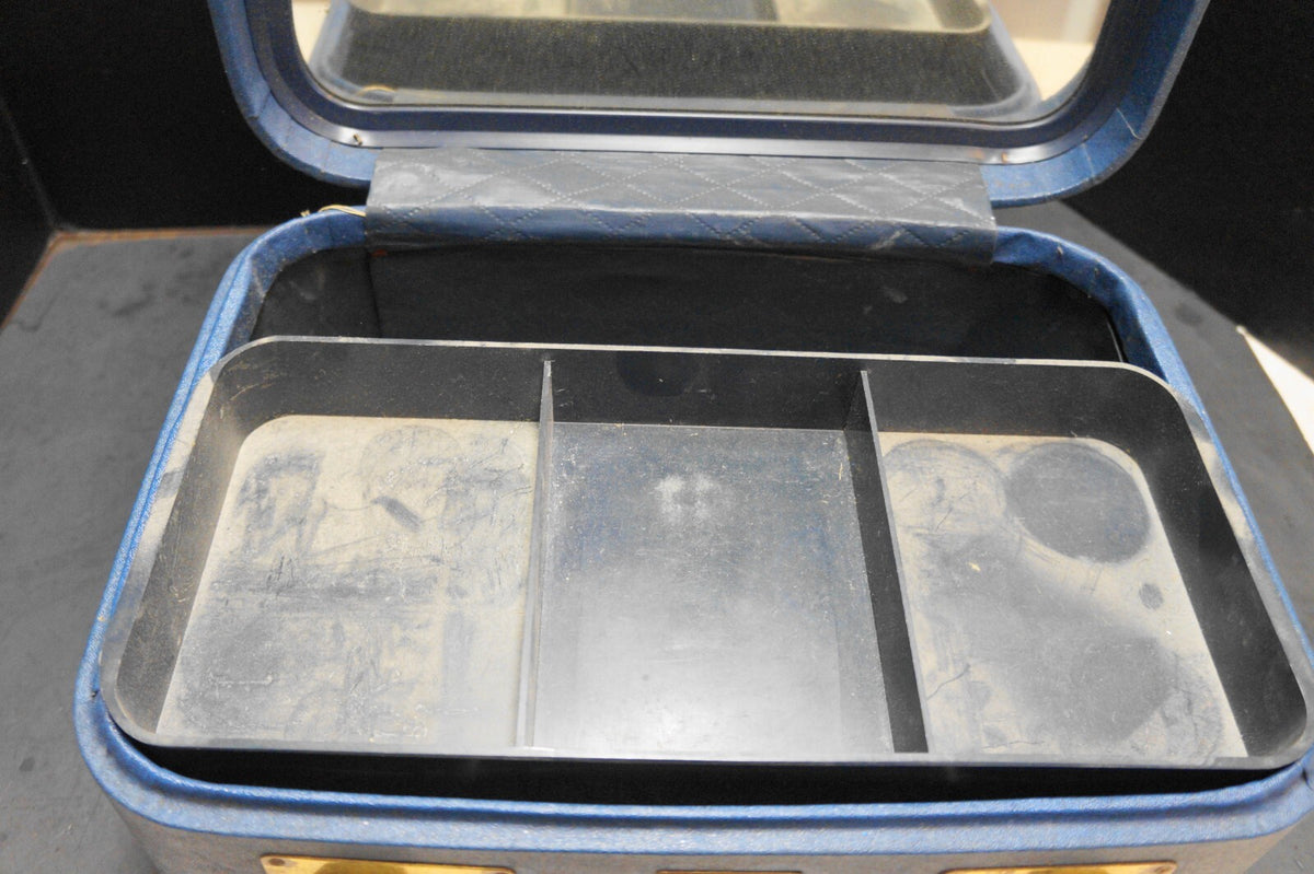 JC Higgins Fine Luggage Blue Hardside Train Case Brass Fittings