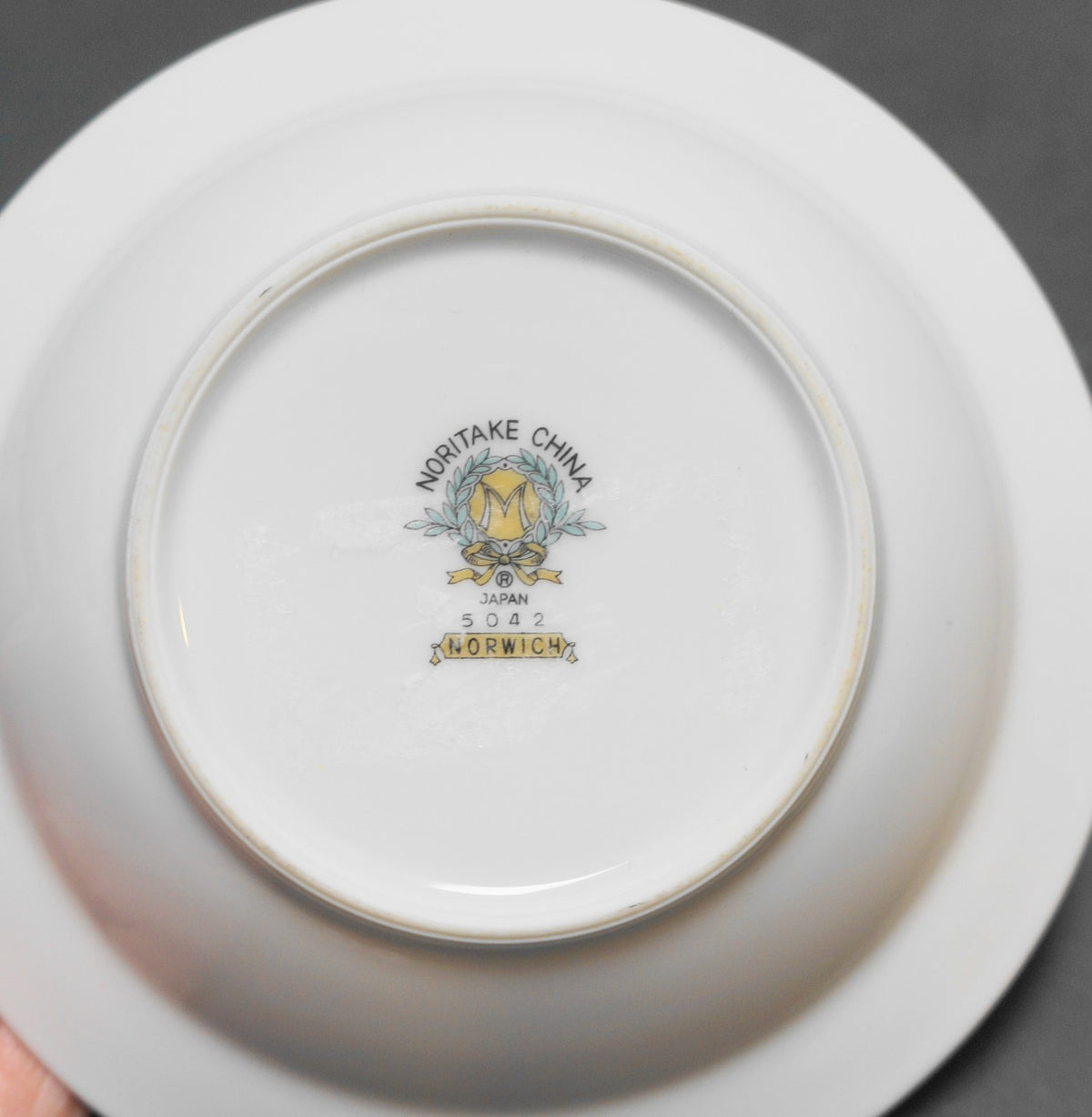Noritake Norwich Fruit Berry Dessert Bowls Set of 8