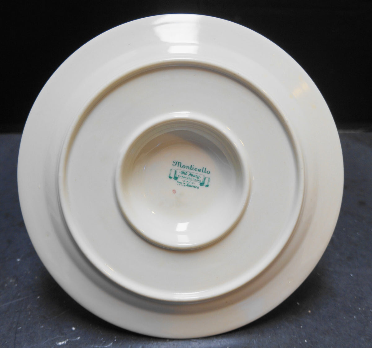 Syracuse Monticello Old Ivory Gravy Boat Attached Underplate