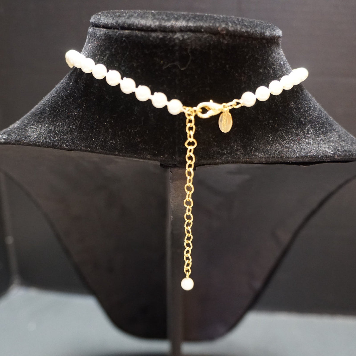 Express Vintage Faux Pearl Necklace Brushed Matte Gold Tone Heart Pendant