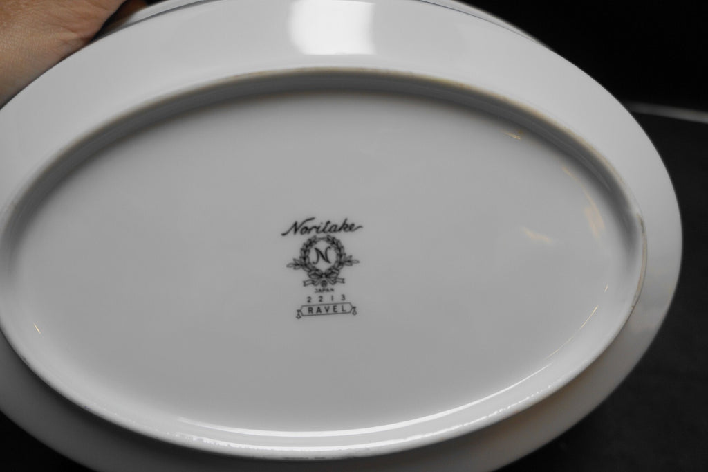 Noritake Ravel Blue White Floral Oval Bowl
