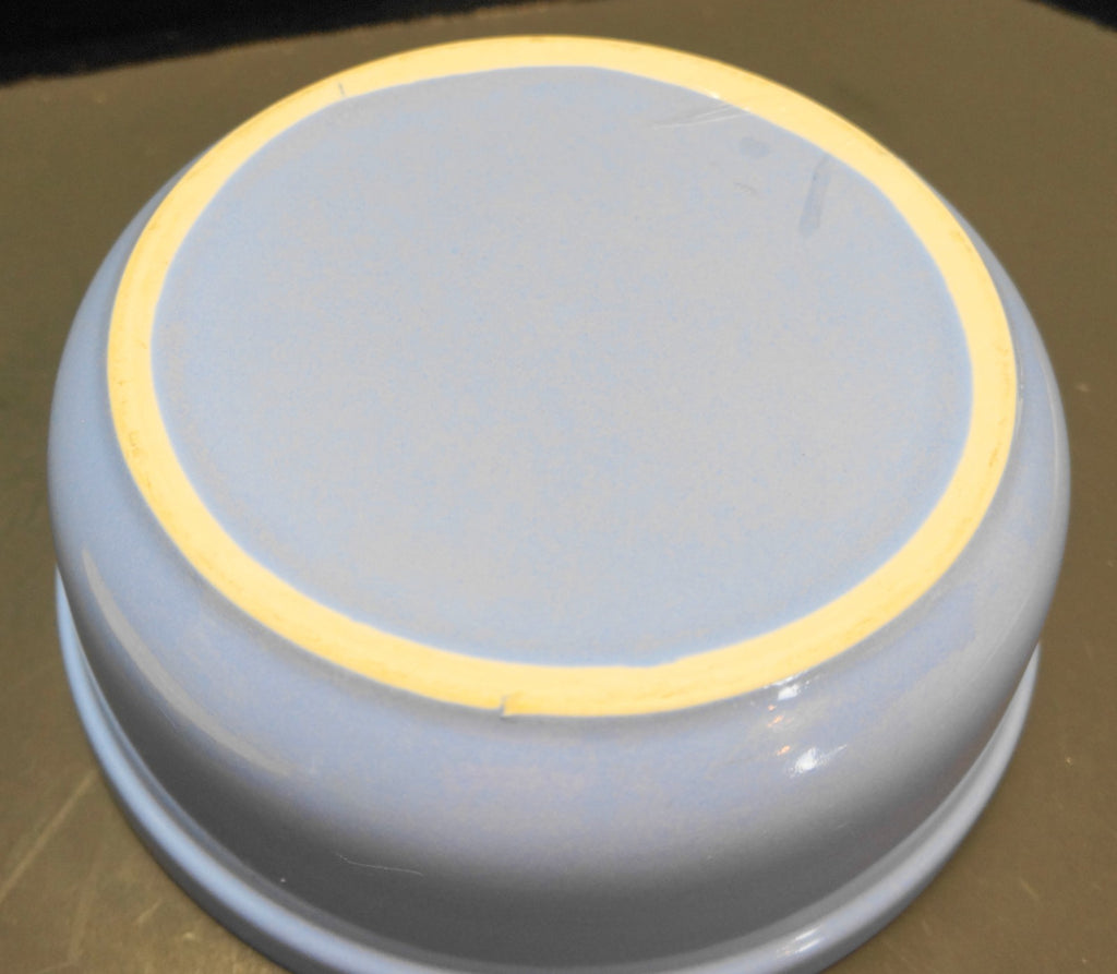 Hall Superior Quality Kitchenware Unsigned Blue White 2 Qt Covered Casserole 1940s