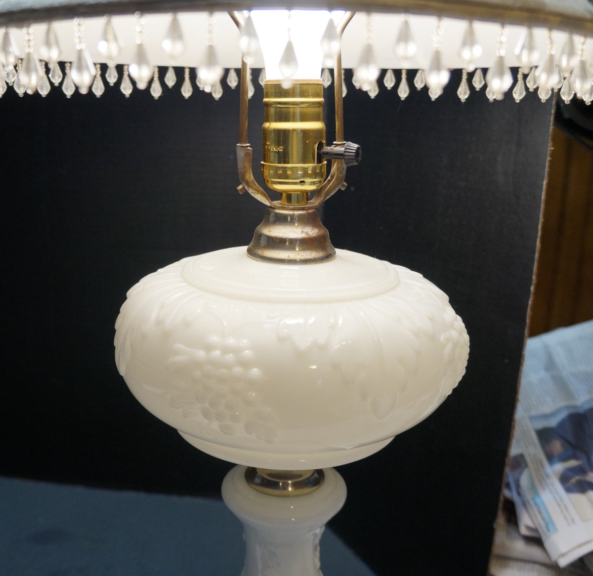 Milk Glass Grape Vine Tall Electric Table Lamp 31 IN