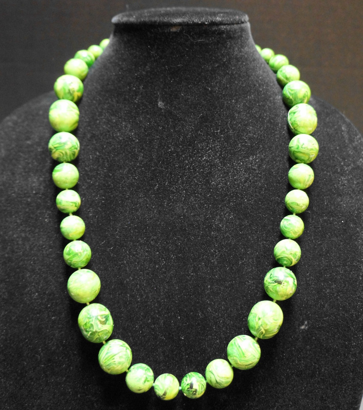 Creamed Spinach Marbled Celluloid Chunky Bead Necklace 26 IN