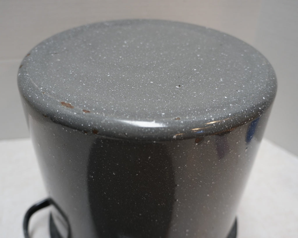 Gray Speckled Granite Ware Stock Pot 6 Qt 8" Used