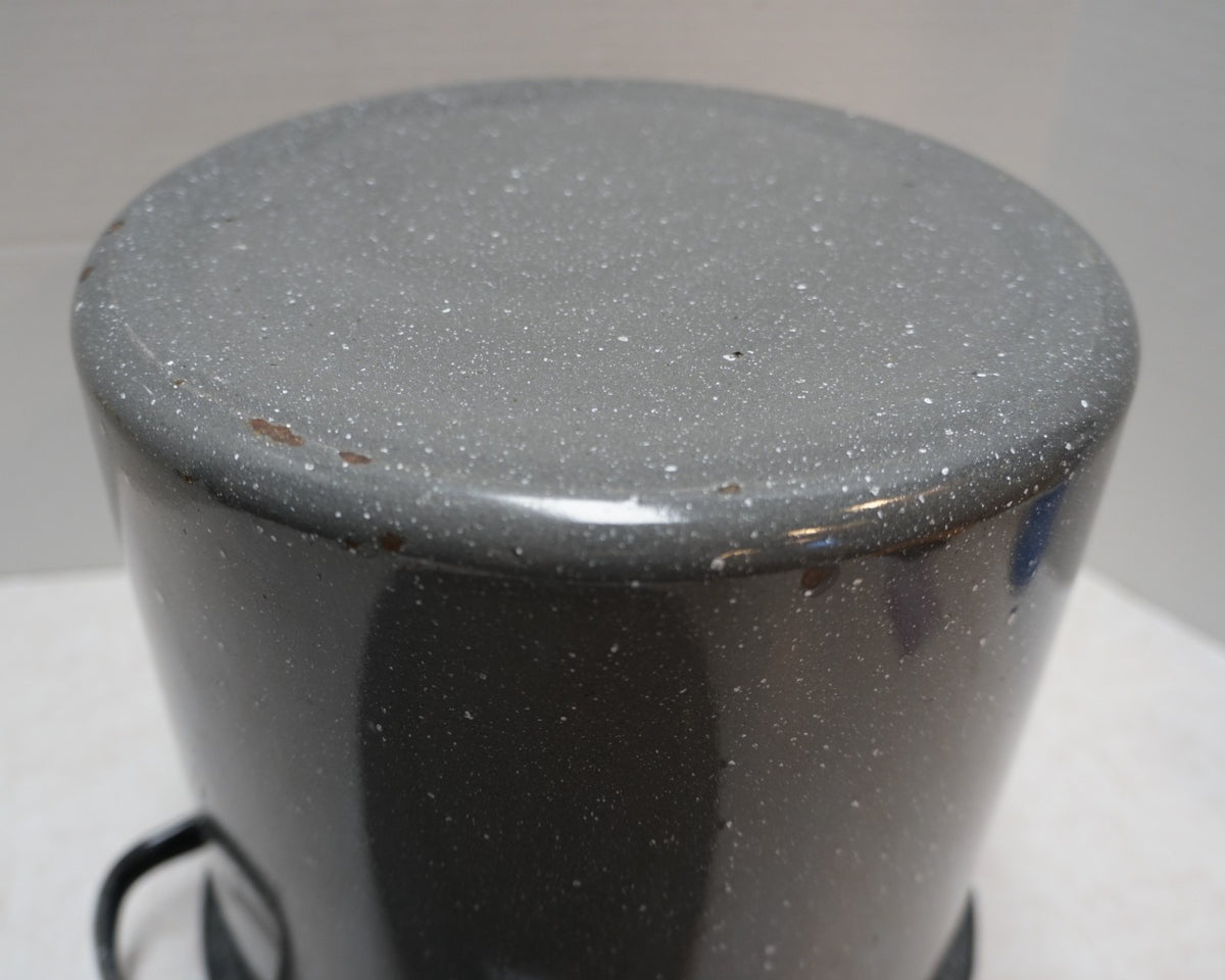 Gray Speckled Granite Ware Stock Pot 6 Qt 8" Used