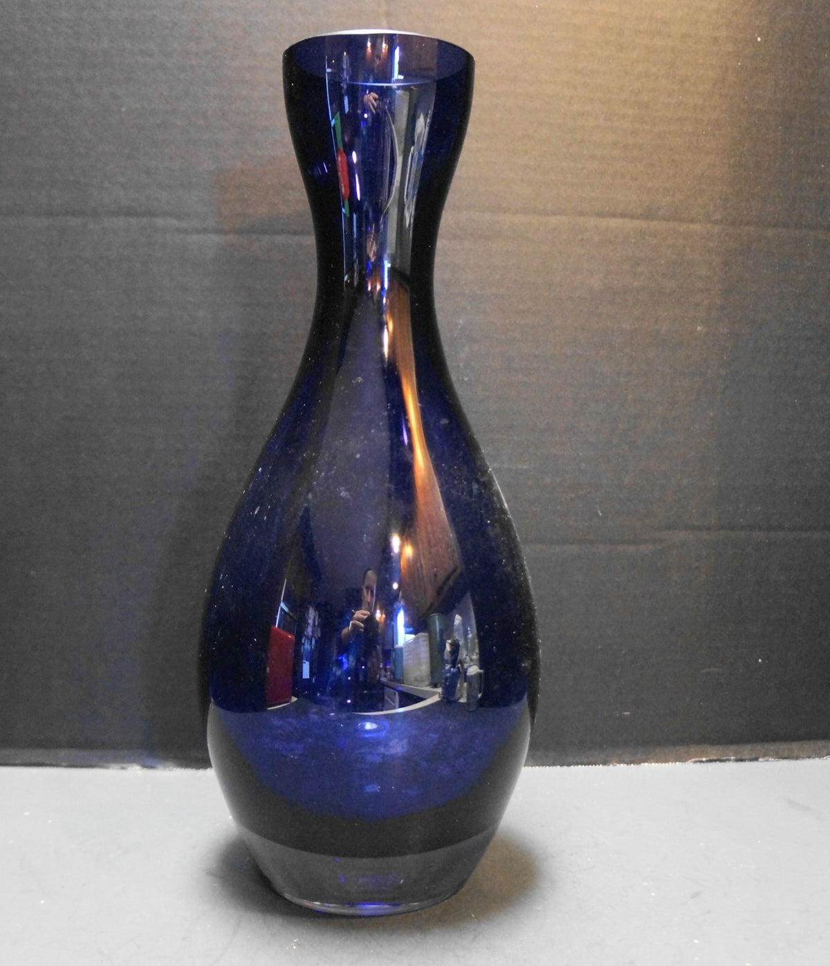 Crate and Barrel Diva Poland Art Glass Amethyst Deep Purple Vase