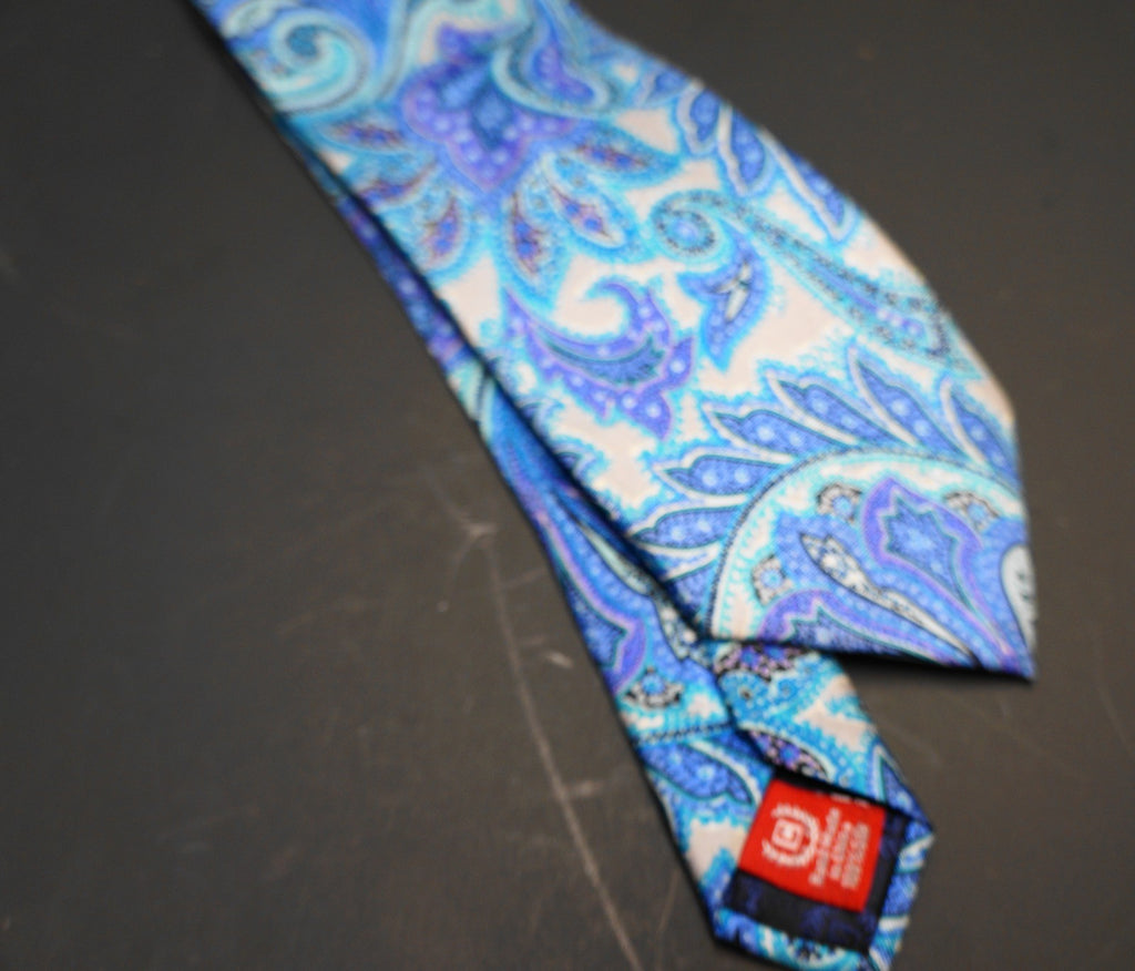 Chaps Bright Blue Purple Paisley Silk Tie Made in China 60 IN