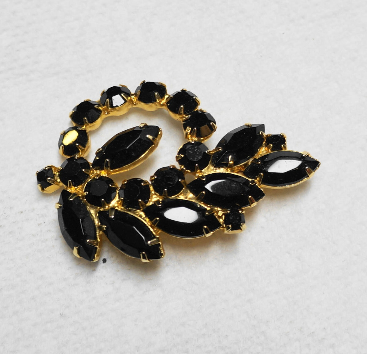 Black Glass Rhinestone Prong Set Gold Tone Pin