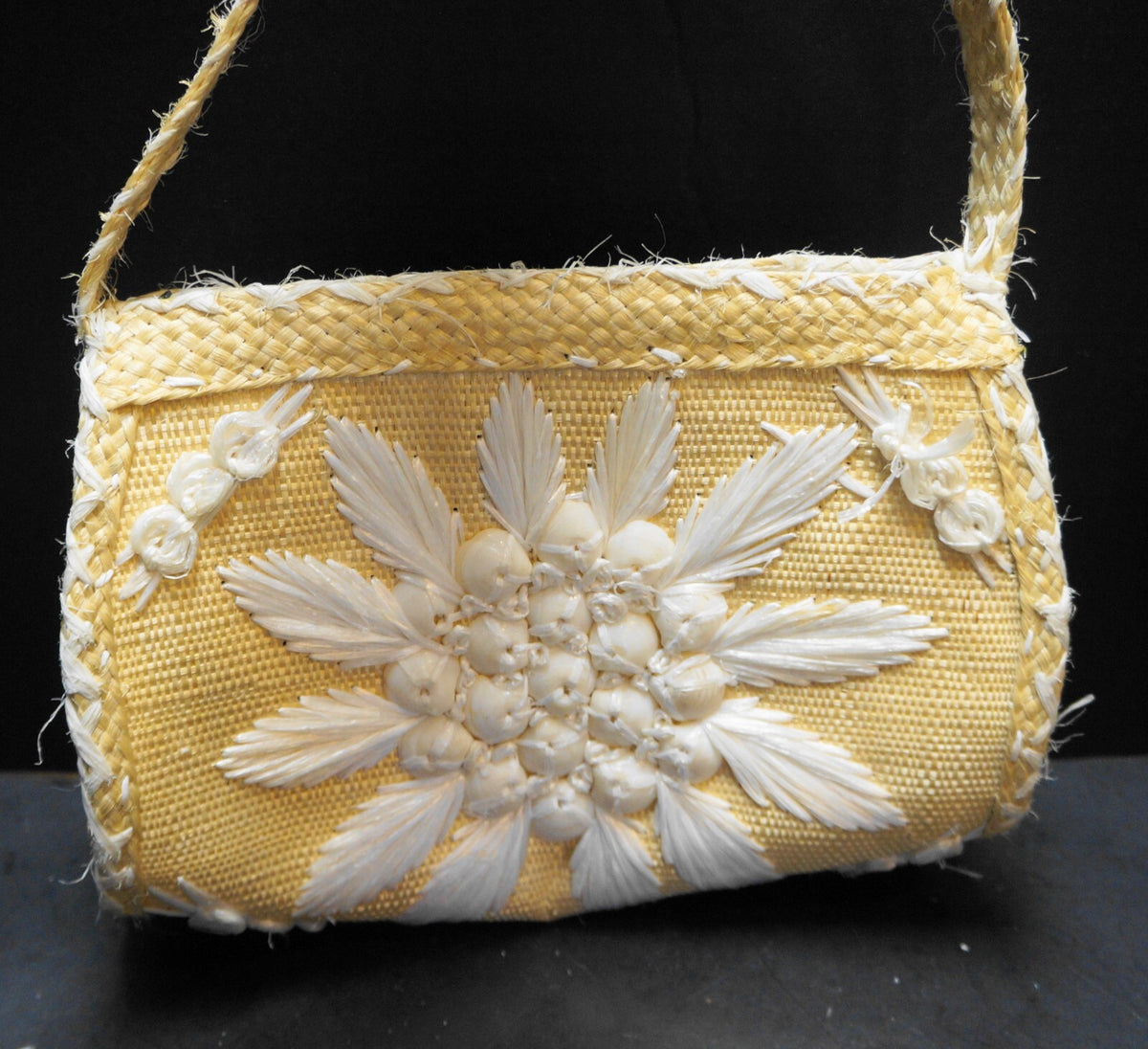 Cream Straw White Raffia Seashell Flower Beachy Purse Summer