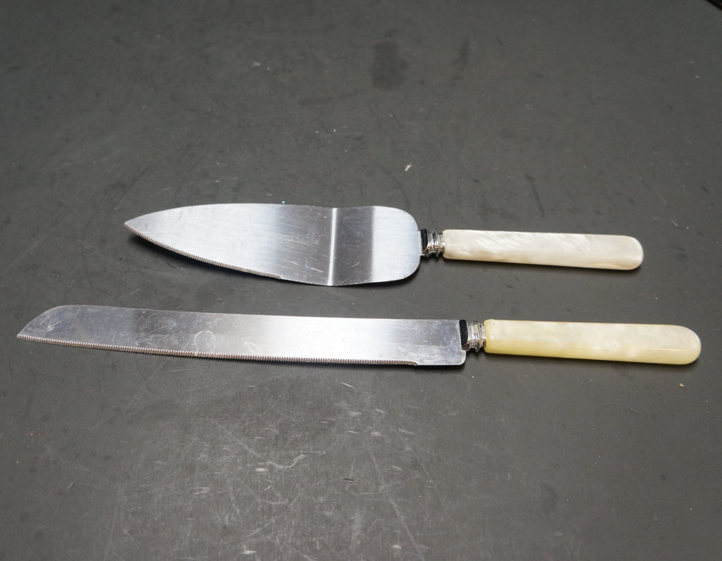 Sheffield England White Pearlized Lucite Handle Cake Knife Server Set