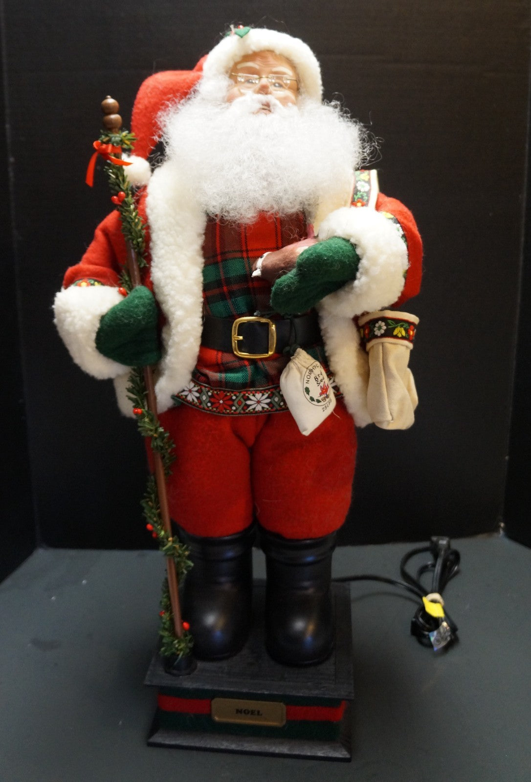 Holiday Creations Santa Musical Figurine 24" Noel 1993