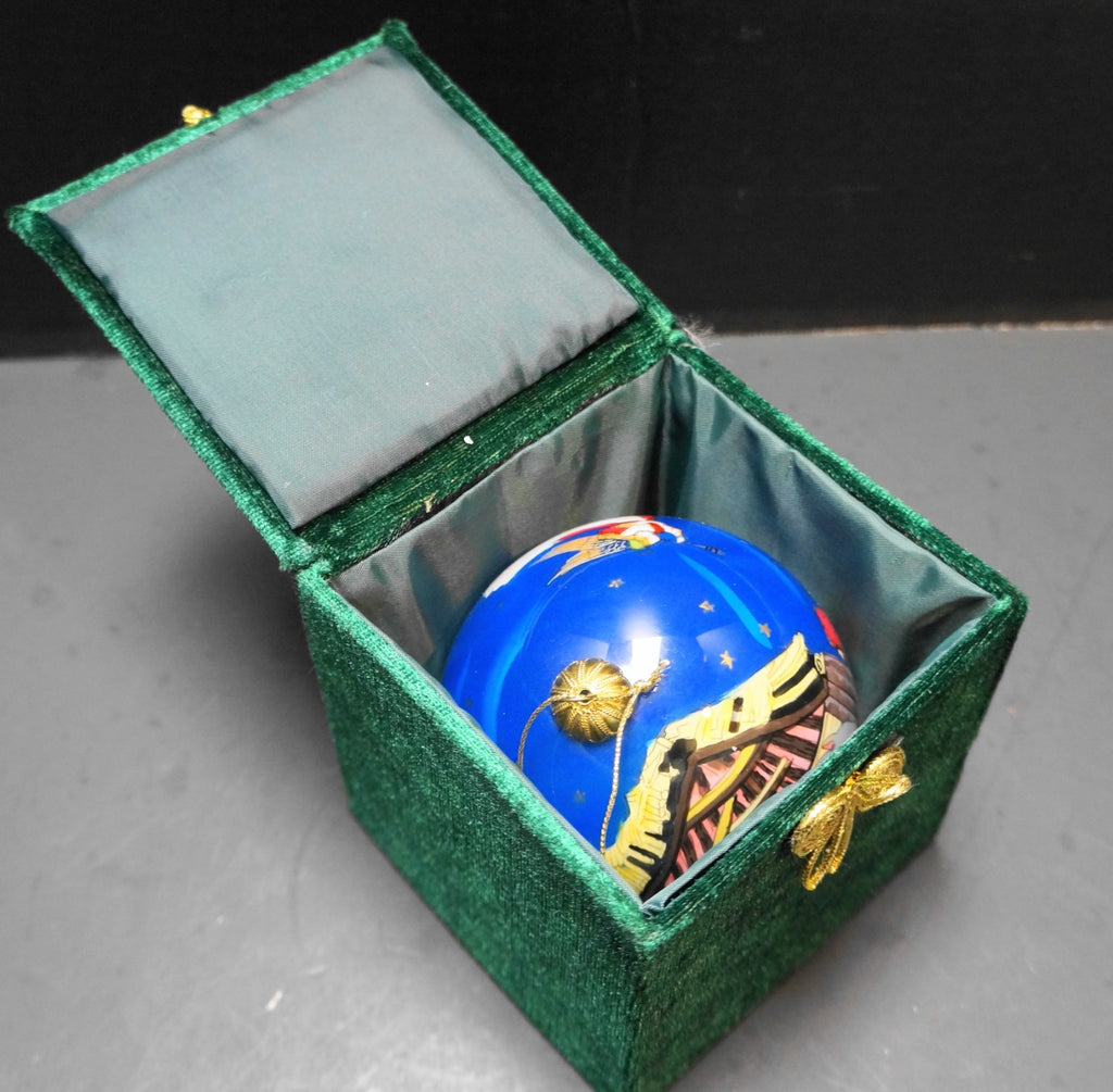 Pier 1 Le Bien Reverse Painted Holy Family Sacred Nativity Glass Ball Ornament 2