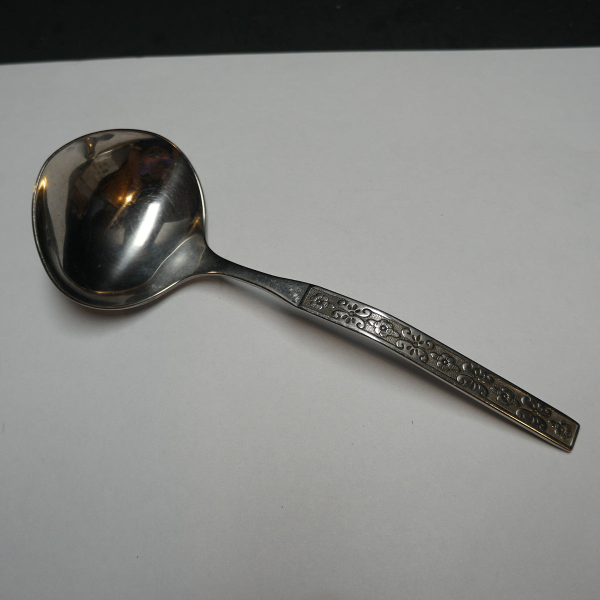 Oneida Capri Distinction Stainless Solid Gravy Ladle