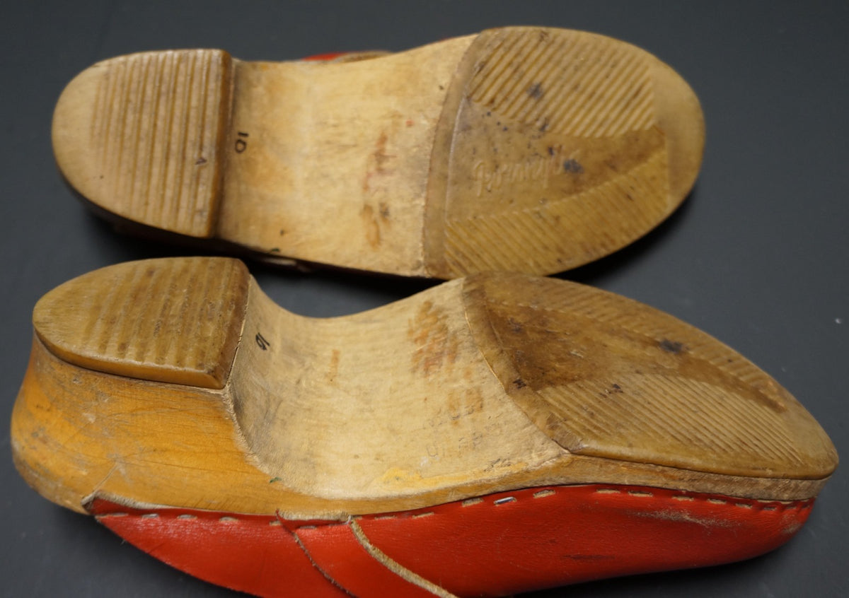 Poronylia Red Leather Wood Clogs Sweden Womens Shoes Small 4.5 or 5