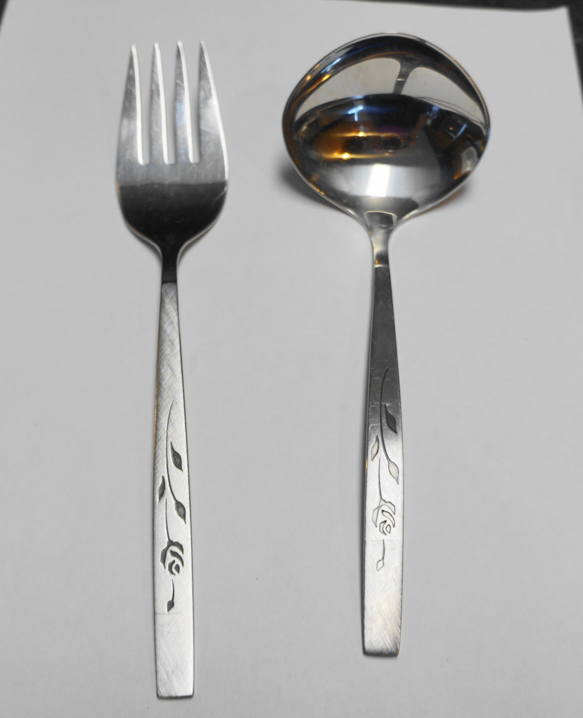 Oneida Capistrano Deluxe Rose Gravy Ladle Serving Fork Pair