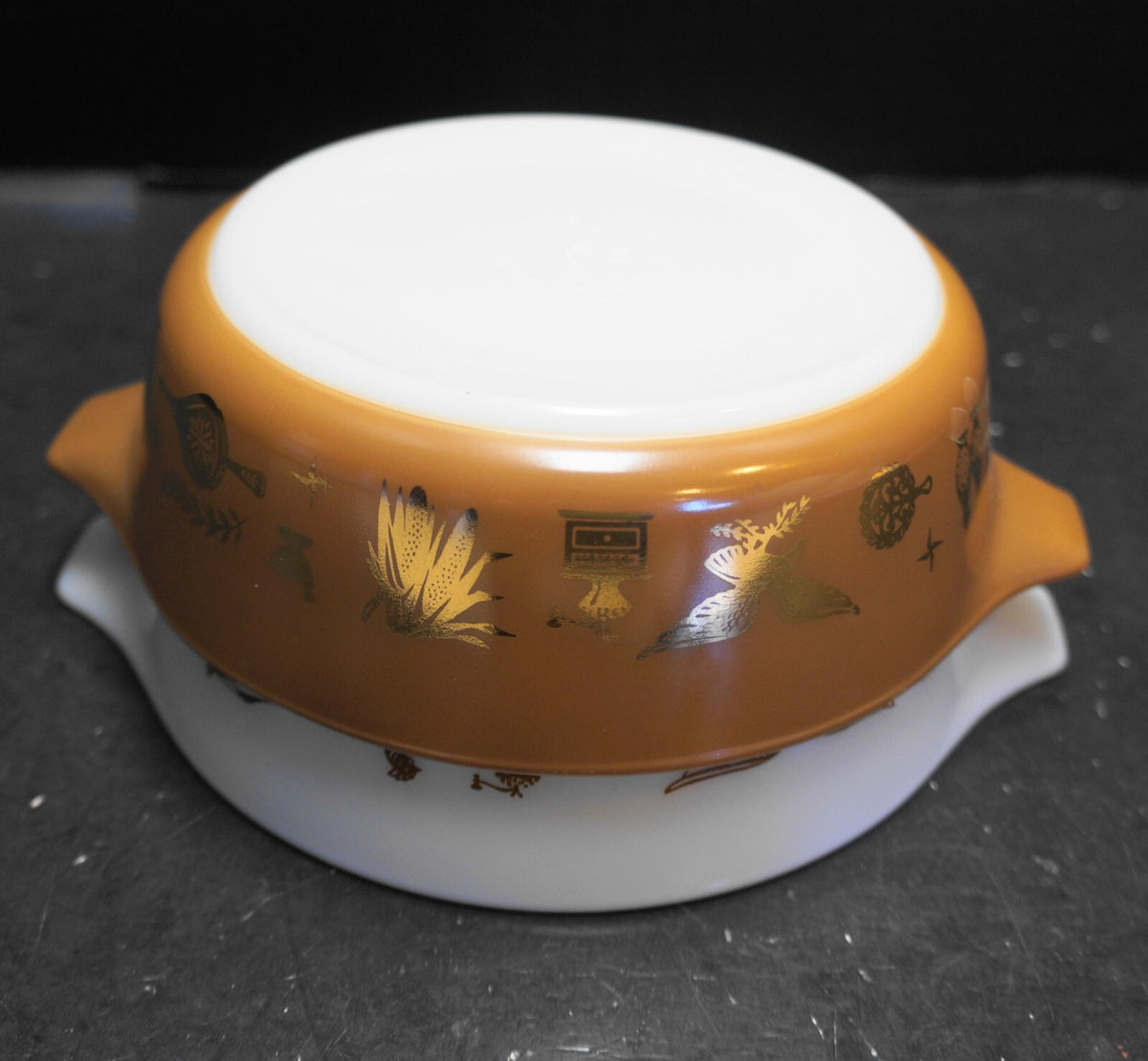 Pyrex Early American Casseroles 471 472 No Lids