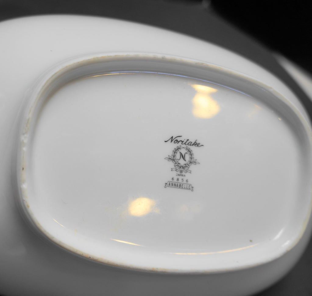 Noritake Annabelle Oval Bowl Hand Painted Daisies Flowers