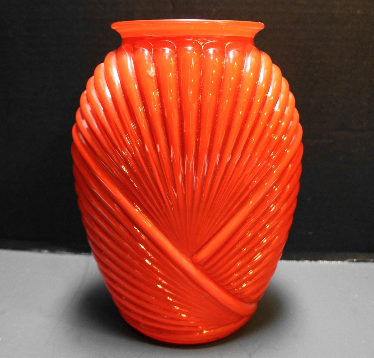 Anchor Hocking Bright Red Art Deco Style 1980s Pleated Glass Vase