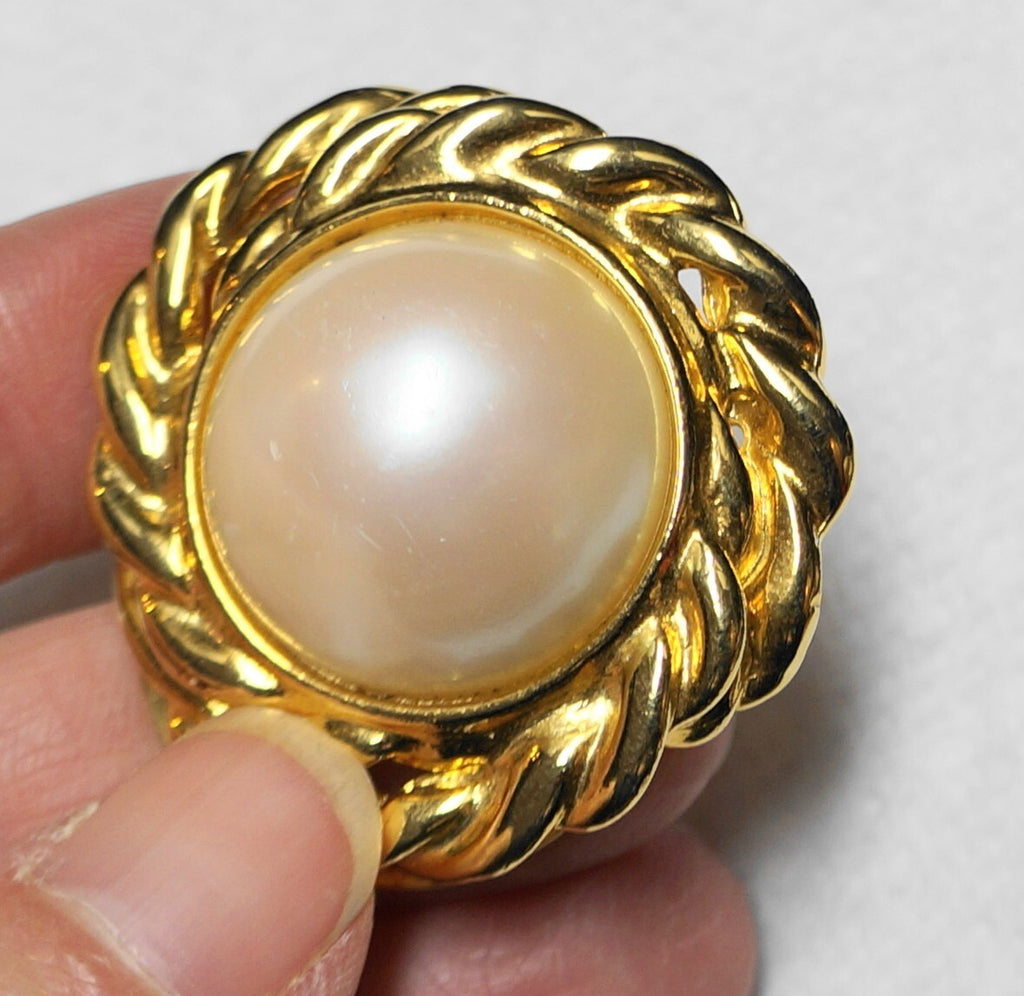 Gold Tone Faux Pearl Rope Edge Scarf Dress Clip