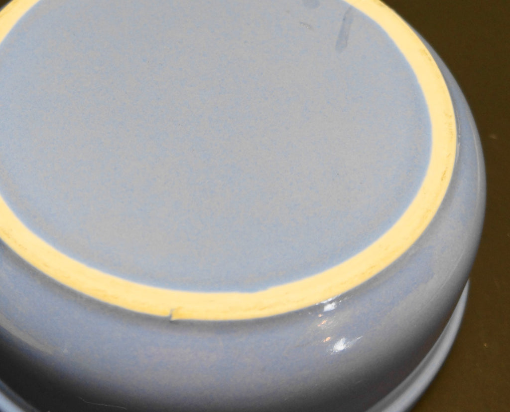 Hall Superior Quality Kitchenware Unsigned Blue White 2 Qt Covered Casserole 1940s