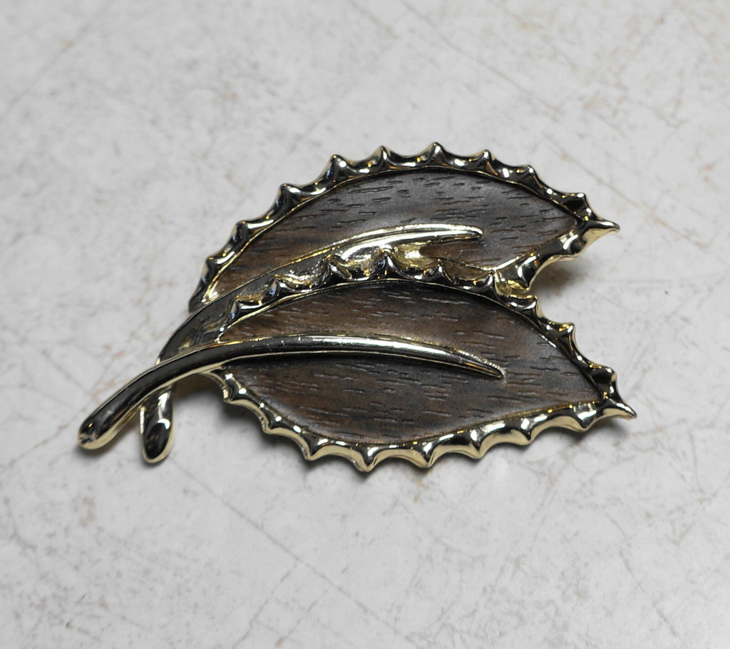 Sarah Coventry Brown Leaves Wood Grain Look Gold Tone Pin