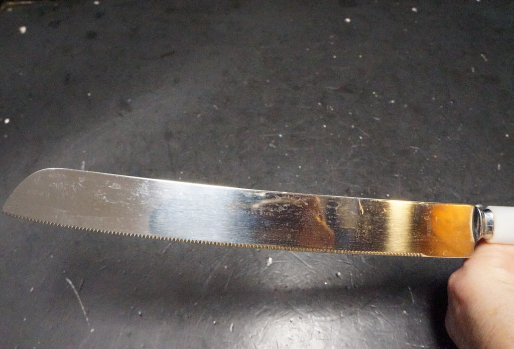 Leonard Silver Stainless Steel White Pearlized Lucite Handle Cake Knife
