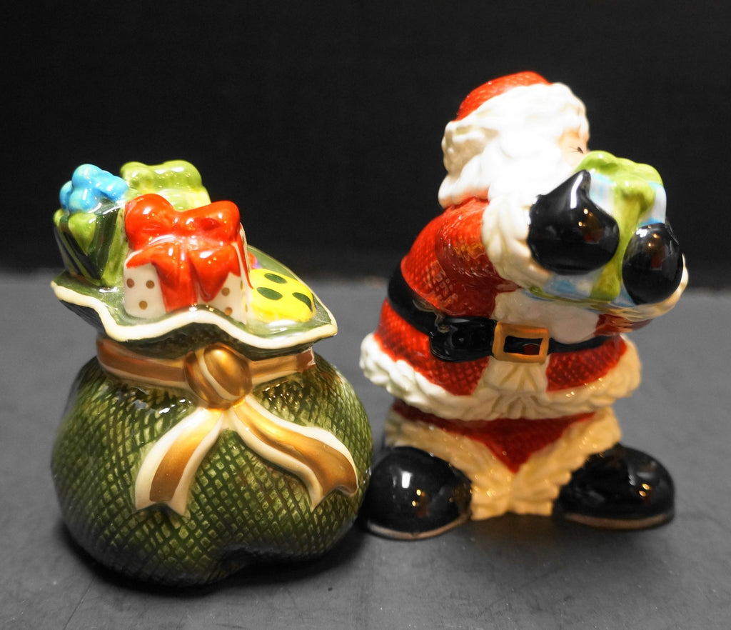 Fitz and Floyd Gifts from Santa Salt Pepper Shakers 2005
