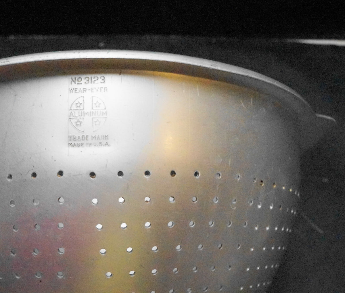 Wear-Ever Aluminum Colander #3123 9 IN Three Feet