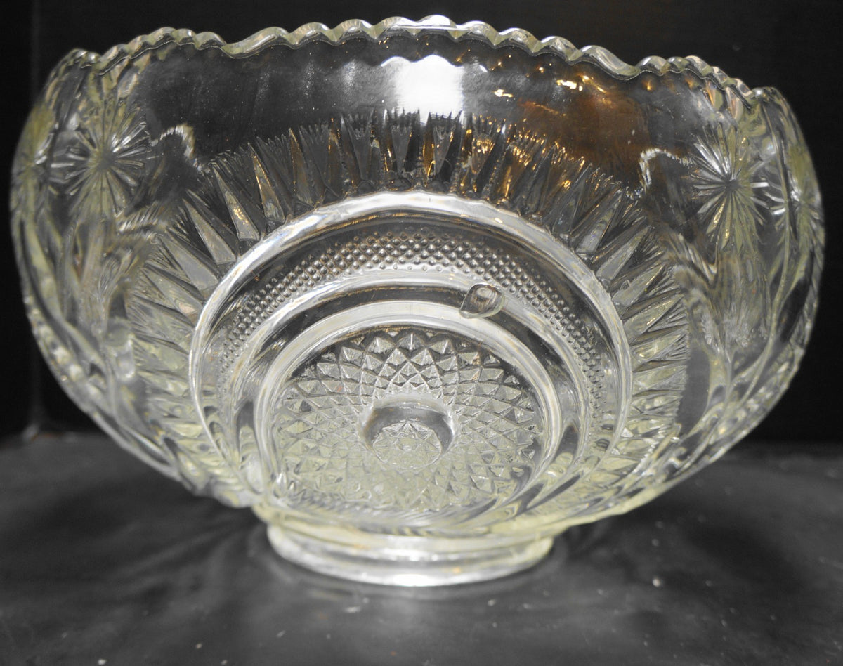 LE Smith Pinwheel Stars Slewed Horseshoe Cupped Punch Bowl