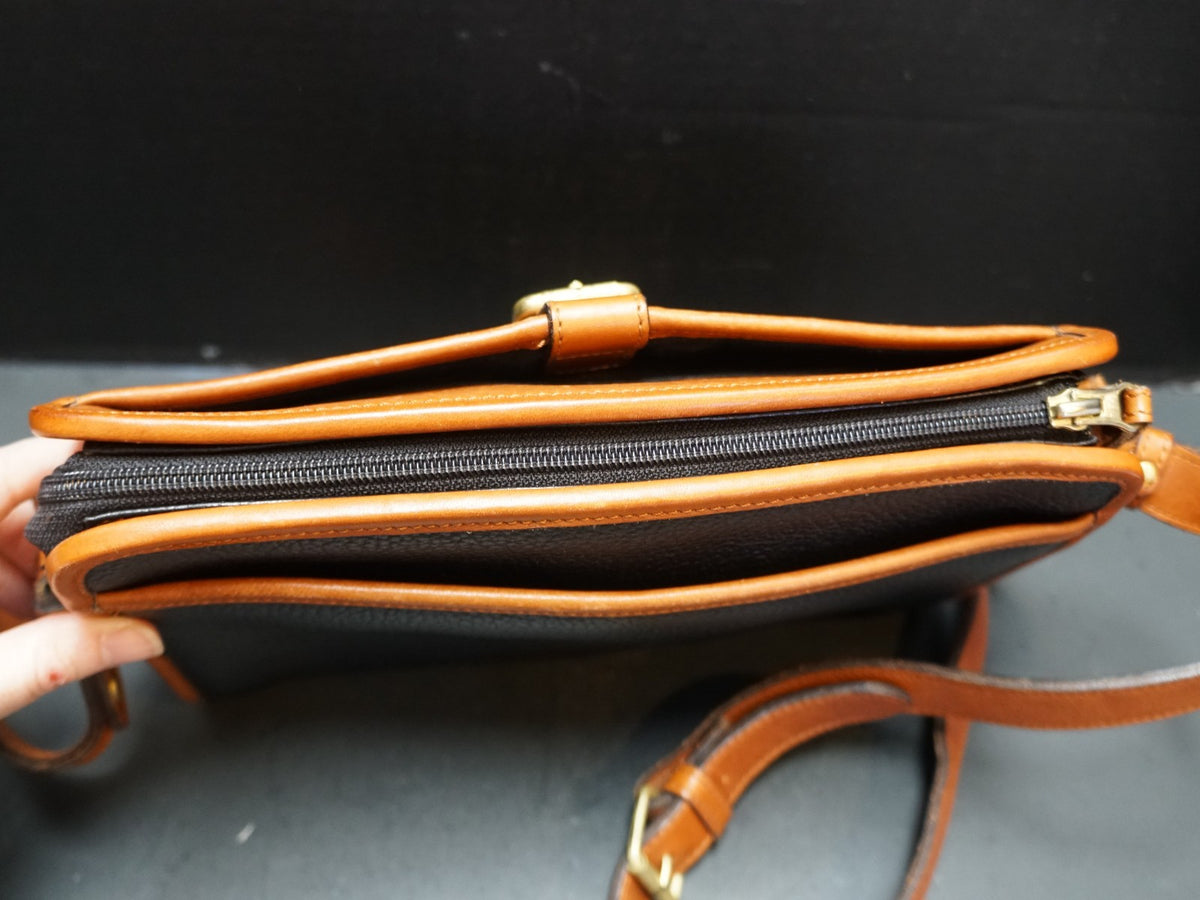 Liz Claiborne British Tan Black Pebbled Leather Crossbody Shoulder Bag Purse 90s