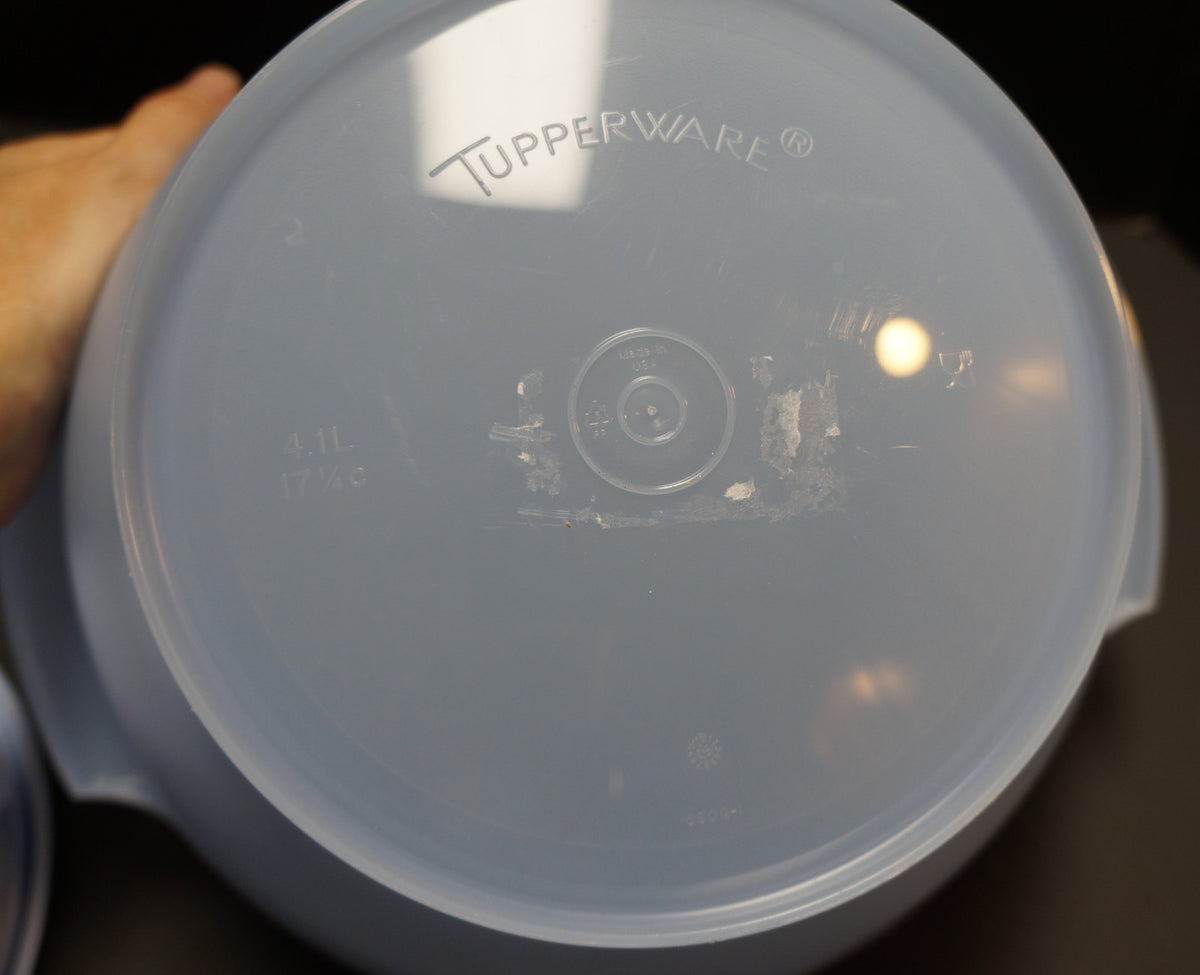 Tupperware Servalier Ice Blue Bowl 4.1L 17 1/4 Cup